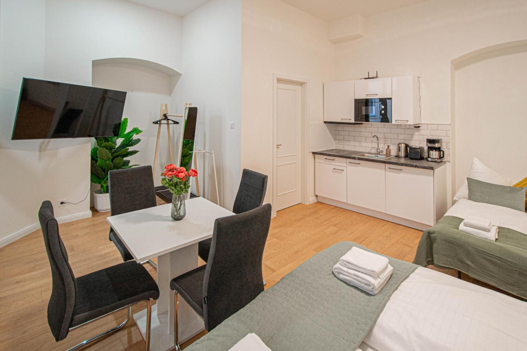 Charles Square By Ruterra Apartment Prague