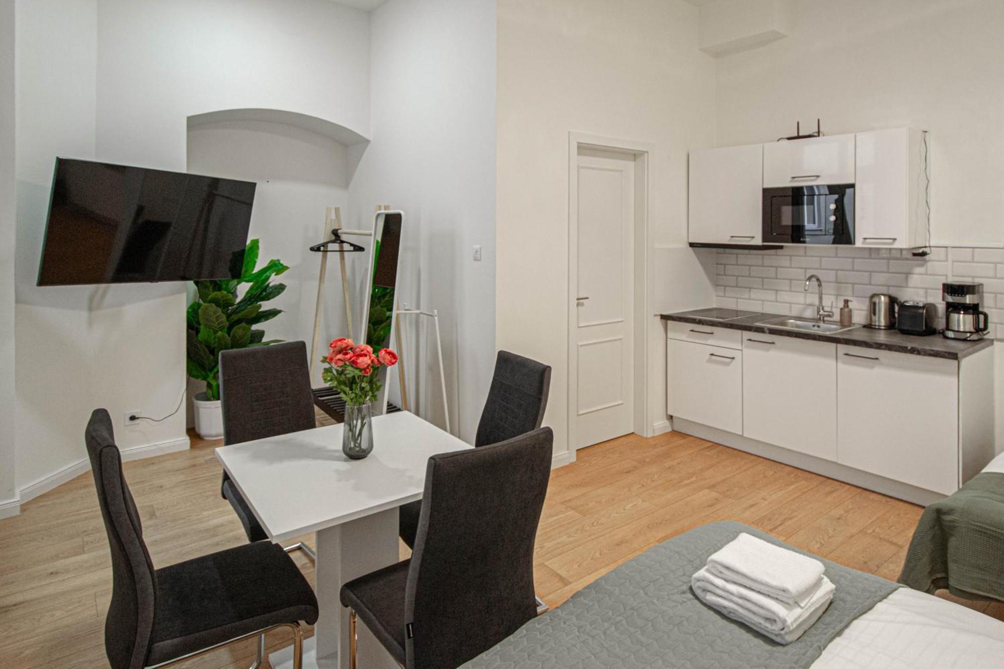 Charles Square By Ruterra Apartment