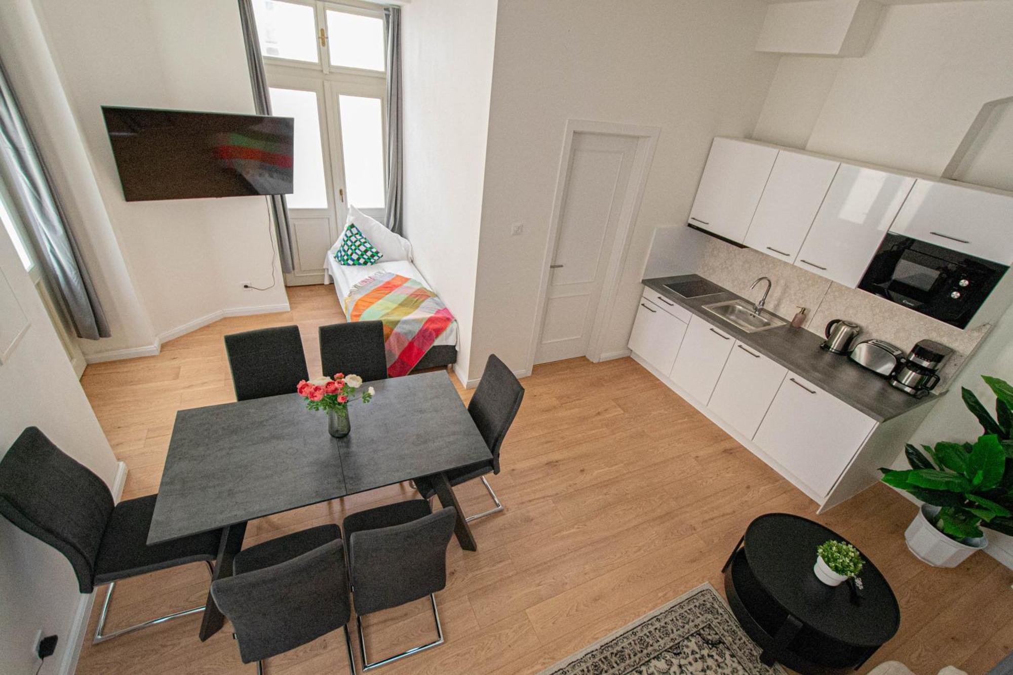 Apartment Charles Square By Ruterra Prague