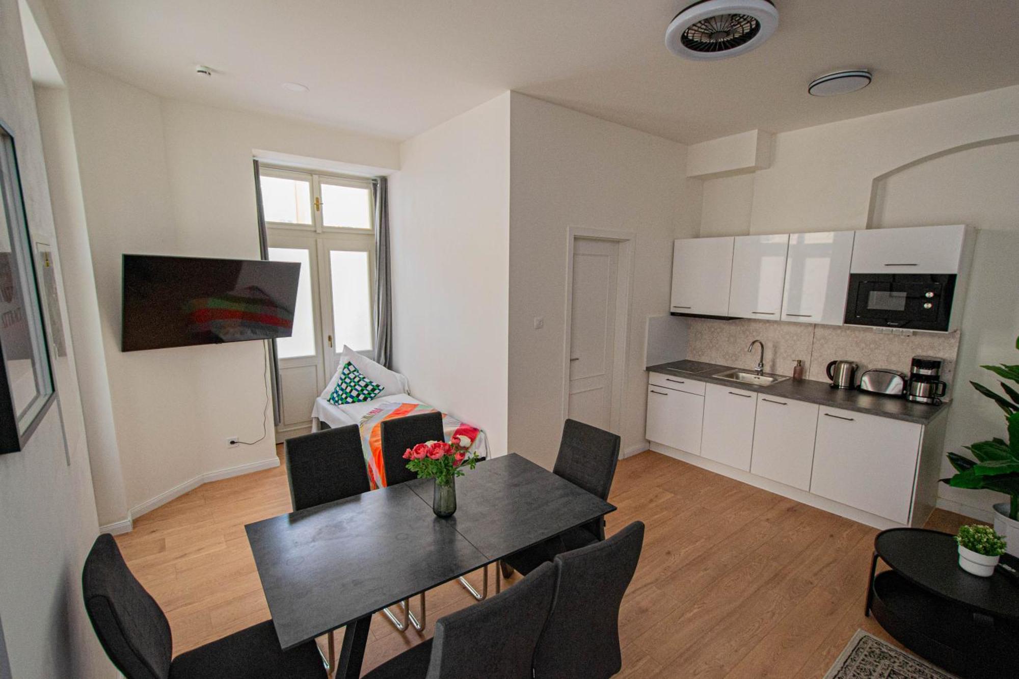 Charles Square By Ruterra Apartment Prague