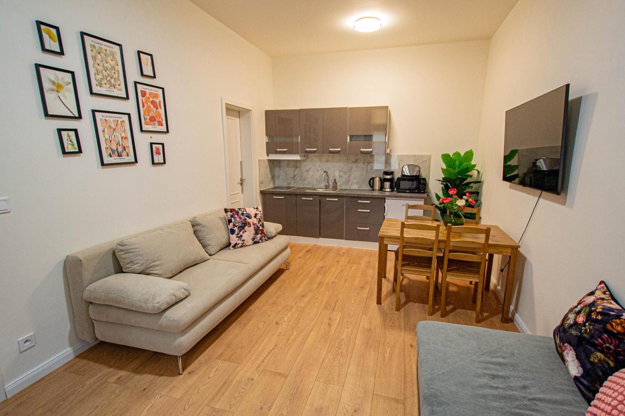 Charles Square By Ruterra Apartment Prague
